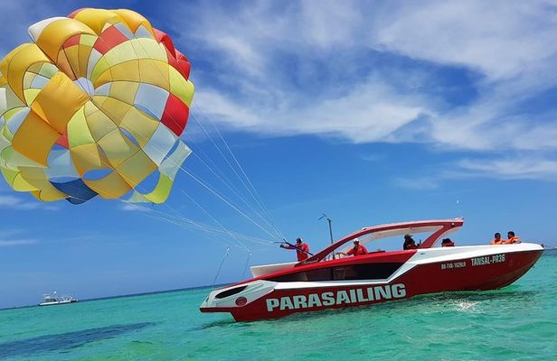 Parasailing Adventure in Punta Cana with Pick Up