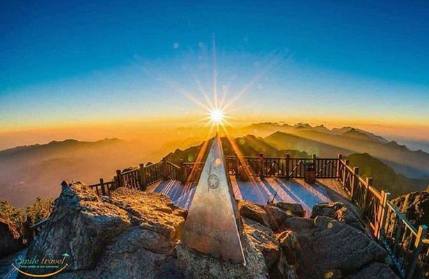 Conquer BREATH-TAKING Fansipan Peak of romantic Sapa in 2D1N tour