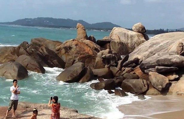 Ko Samui City Tour including Wat Phra Yai, Lat Ko Viewpoint, Hin Ta Hin Yai Rock