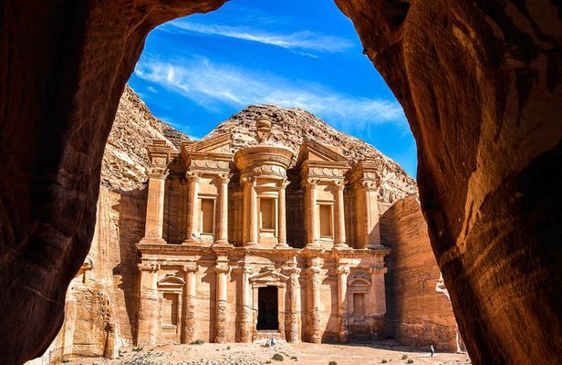Private 2 -Days Tour to Petra - UNESCO World Heritage Site with Petra by Night