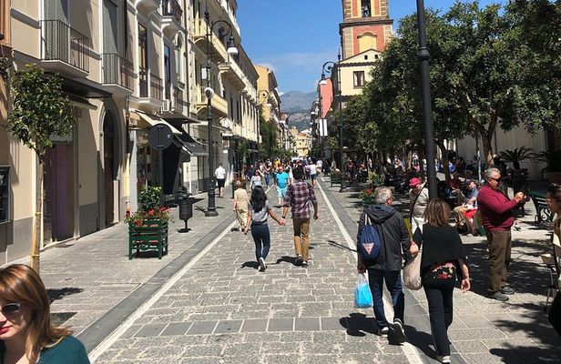 Secrets Walks of Sorrento with a Local