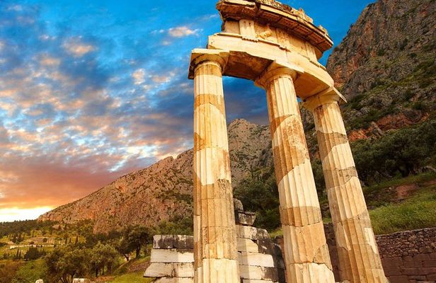 Mercedes Private Tour to Delphi - Thermopylae 300 SPARTANS