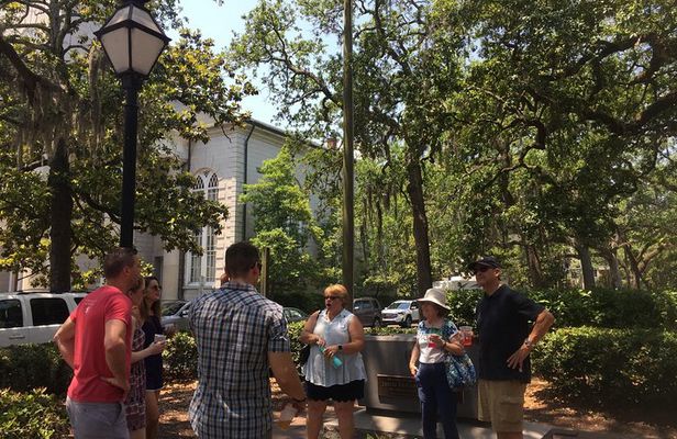 Heart of Savannah History Walking Tour - 2hr