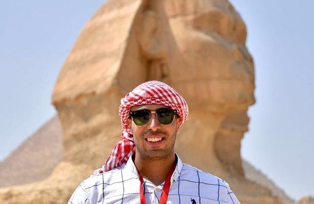Full Day Tour Giza Pyramids, Sphinx, Egyptian Museum and Khan El Khalili Bazaar