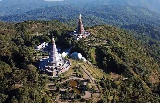 CHIANG MAI: Doi Inthanon-Trekking Pha Dok Seaw-Waterfall-Lunch