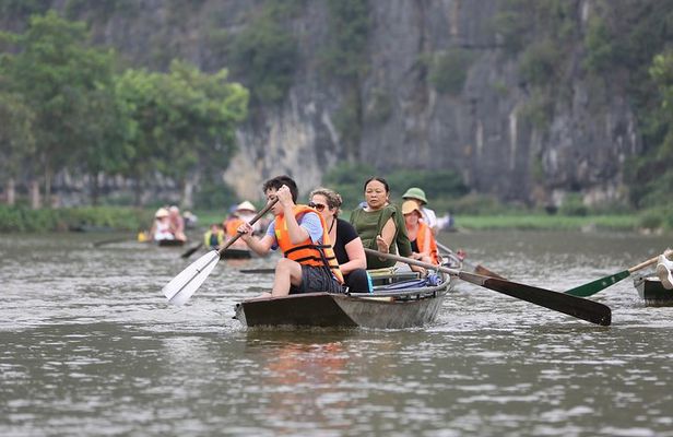 Ninh Binh 2D/1N from Hanoi: Hoa Lu - Tam Coc - Mua Cave - Bai Dinh - Trang An