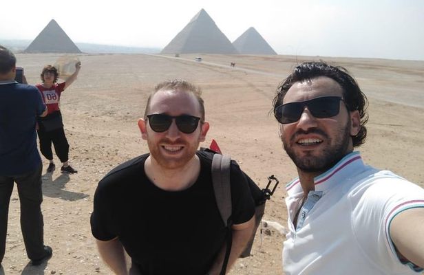 Half Day Tour in Cairo to Giza Pyramids and Sphinx