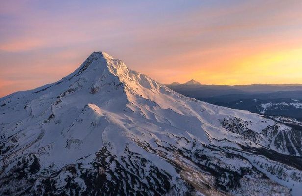 Mt. Hood & Multnomah Falls Scenic Flight by Envi Adventures