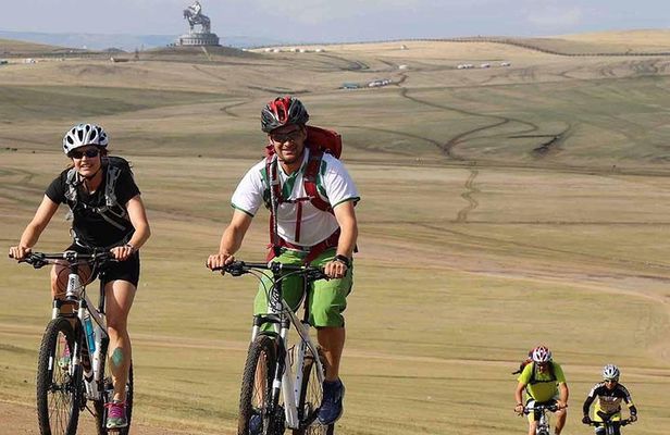 Private - Mountain Biking Day Trip in Baga Khenty Mountains