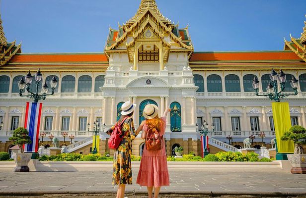 Grand Palace, Damnoen Floating Market & Maeklong Railway Market Tour – Full Day