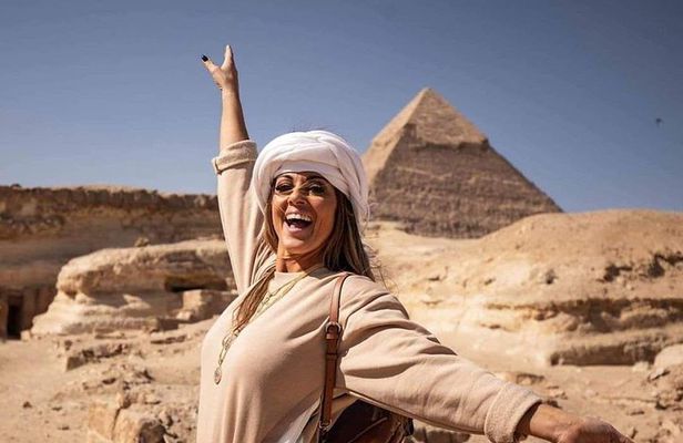 Cairo Highlights in a Full day Tour from Hurghada