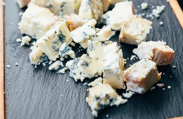 Taste London: Cheese Tasting & Walking Tour