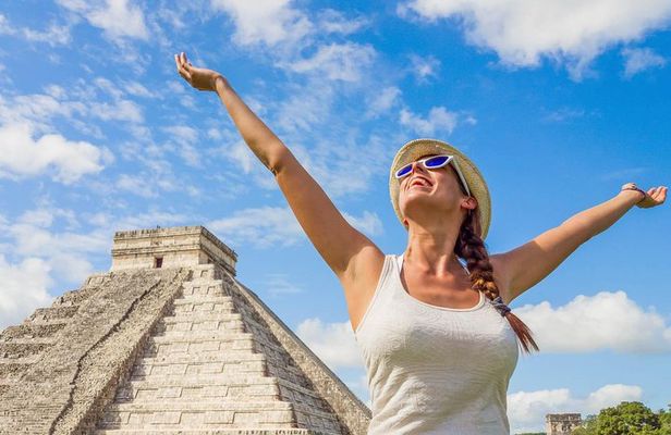 Chichen Itza Deluxe Valladolid and 2 Cenotes