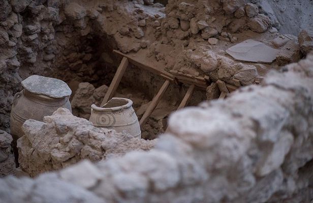 Private tour: Discover Santorini Archaeology, Culture & Wine Tasting