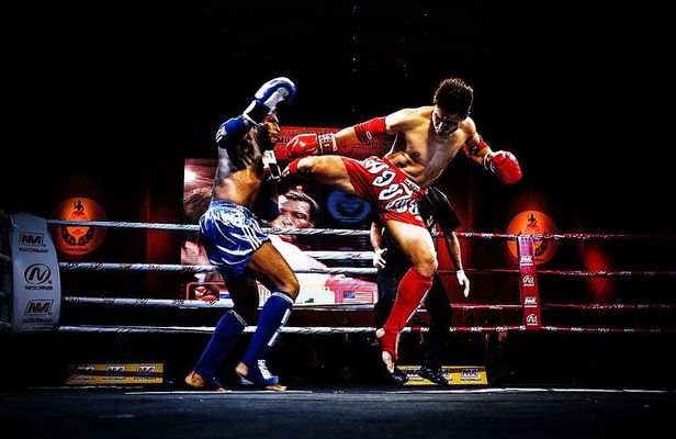 Chiang Mai Muay Thai Boxing Live at Thapae Stadium