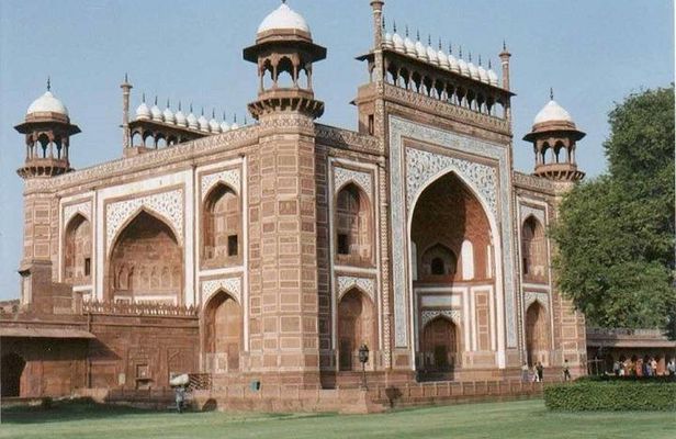 5 Nights / 6 Days - Delhi Agra Haridwar Rishikesh Tour