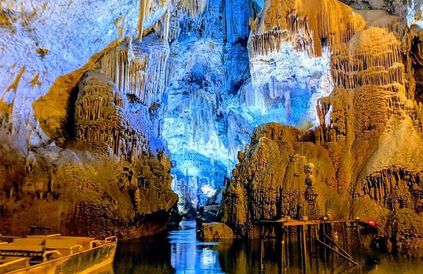 Private Full-Day Tour to Jeita Grotto, Harissa and Byblos from Beirut
