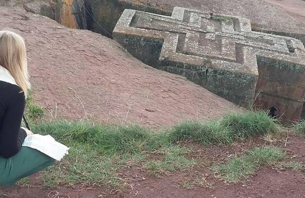 Tour 11 monolithic rock churches & museum in Lalibela & cave church with mummies