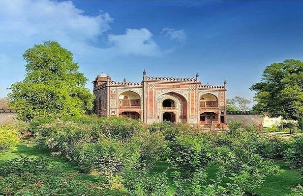 Taj Mahal Agra Fort and Baby Taj One Day Guided Tour From Delhi