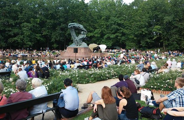 Chopin’s Warsaw - City tour in the footsteps of Frédéric Chopin