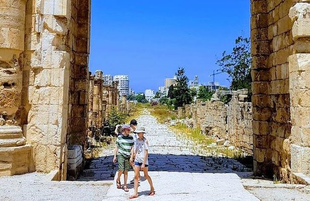 Small-Group Tour with Lunch to Sidon, Tyre & Maghdouche