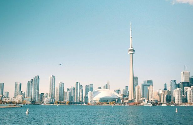 Best of Toronto Small Group Tour with CN Tower and Harbour Cruise