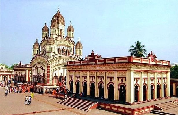 Kolkata Private Monument & Religious Day Tour