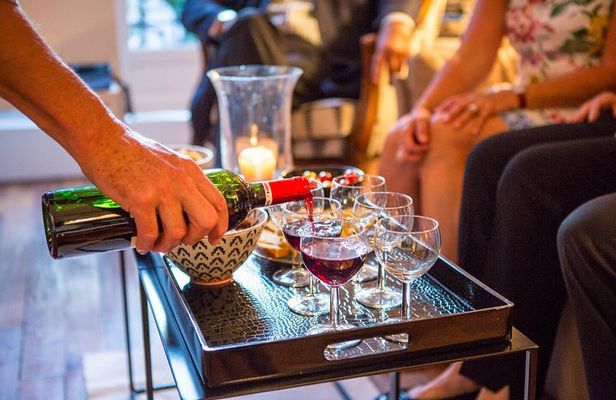 Seasonal Parisian Dinner in an Elegant Montmartre Home