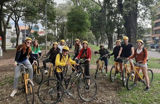 Bogotá Private Bike Tour with Transportation