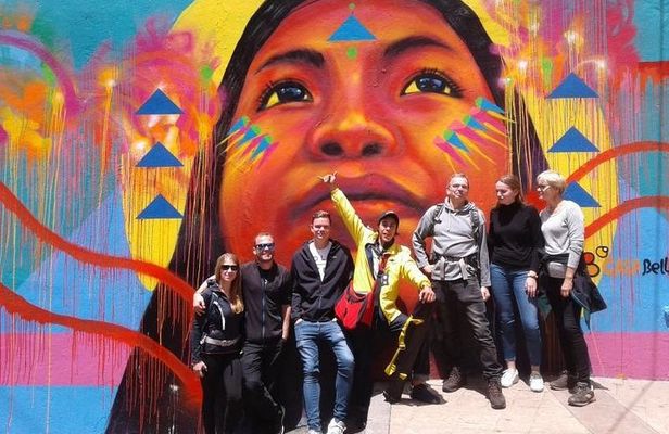 Graffiti Tour in La Candelaria Bogotá with Transportation