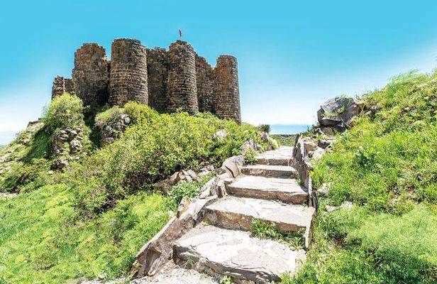 PRIVATE TOUR: Saghmosavank , Alphabet monument, Amberd fortress