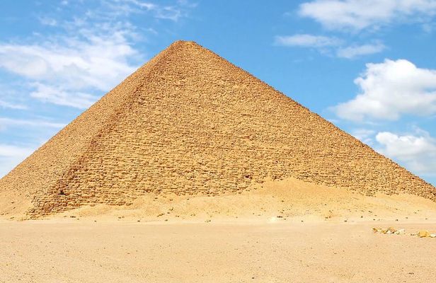 Private Guided Tour to Giza pyramids, Sphinx, Saqqara and Dahshur + Lunch