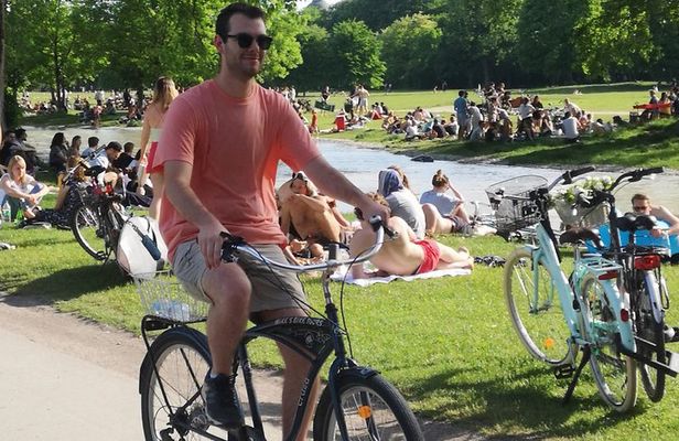 Mini Classic Bike Tour incl. Beer Garden Stop @ 4pm