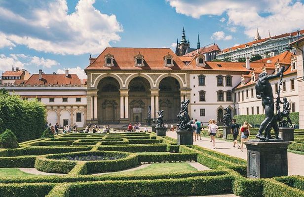 Private Lesser Town tour - Historical Treasure Hunt