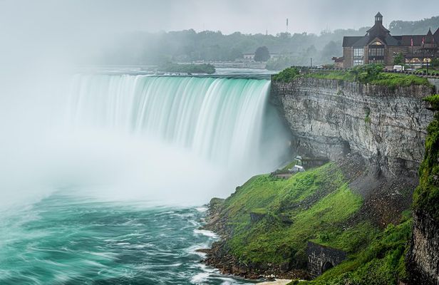 Small-Group Niagara Falls Tour