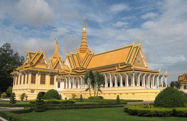 Private One Day Trip in Phnom Penh Capital City