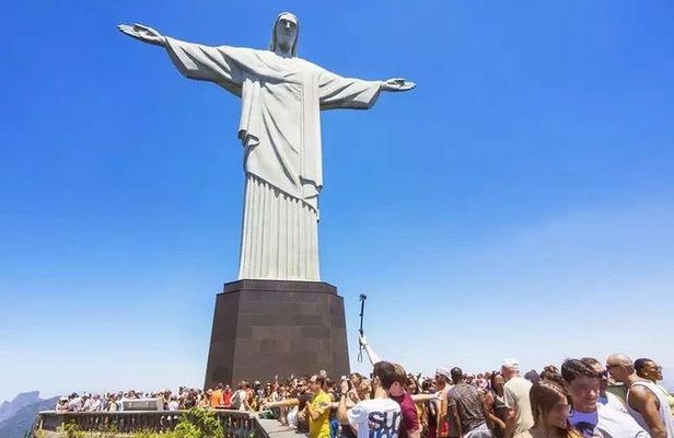 Corcovado & Favela Tour with Transfer