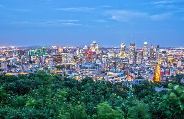 Night on Montreal Small Group Tour with La Grand Roue Ride