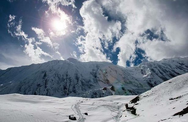 20-Day Annapurna Circuit Trek via Tilicho Lake in Nepal
