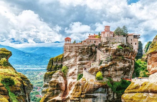 Meteora Monasteries – A UNESCO Wonder in Greece LuxuryDay Trip