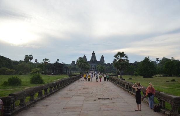To explore Angkor Wat for 3 days