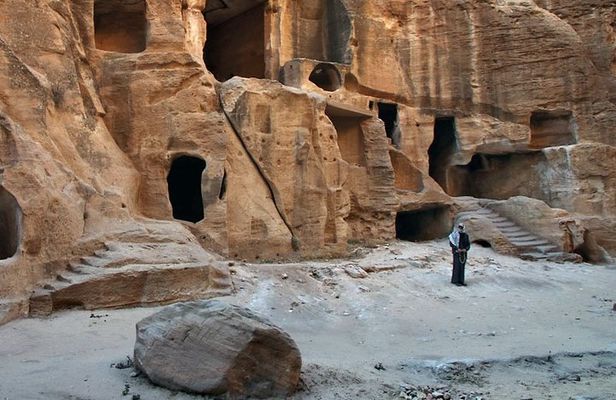 Petra Guided Trails ( Little Petra via Siq al-Barid )