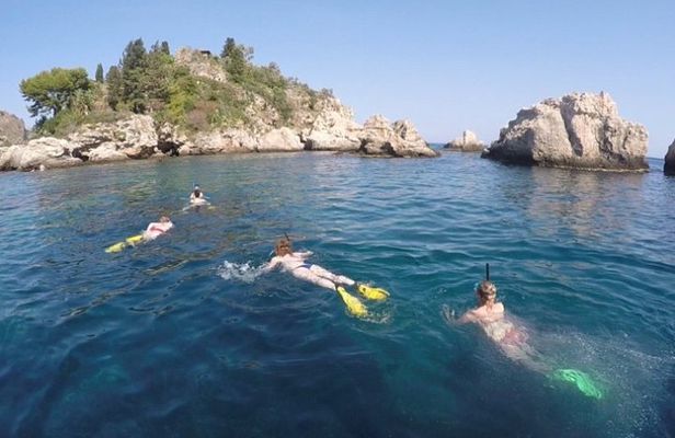 Taormina snorkeling experience