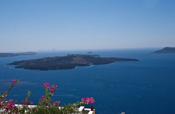 Discover the Real Santorini.