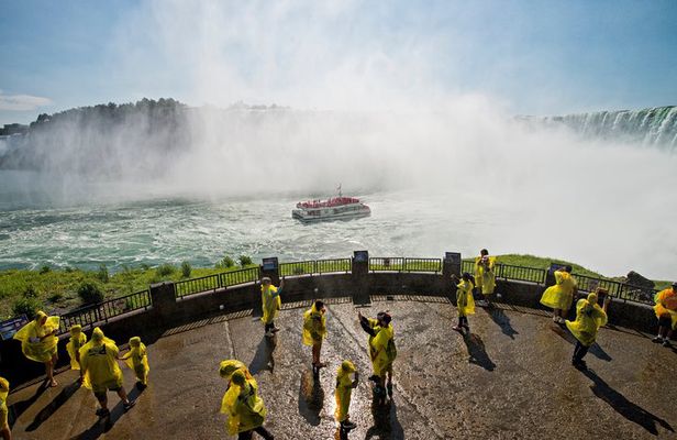 Niagara Falls Canada 3-Hour Tour w/Boat & Behind the Falls