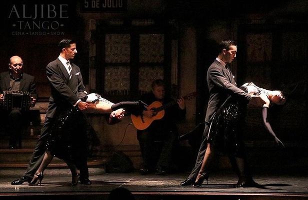 Early Tango Dinner-Show with Private Transfer