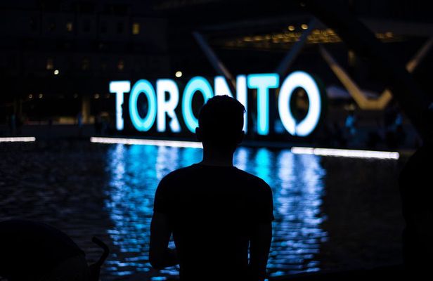 Toronto Small Group Night Tour with CN Tower