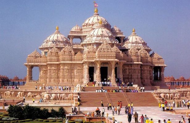 Delhi Akshardham Tour on Private Basis with All shows