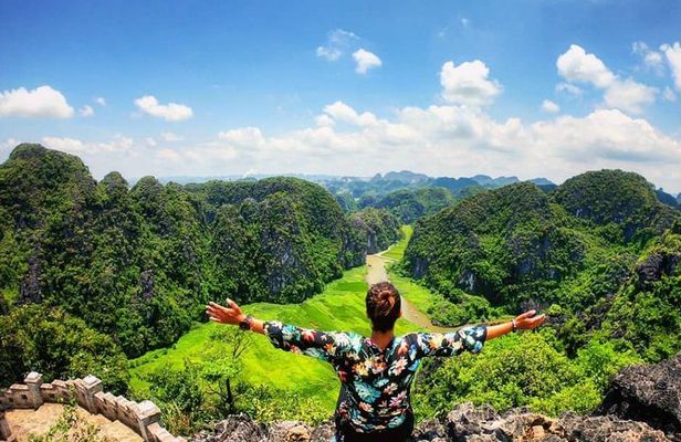 Hoa Lu Citadel - Trang An - Mua Cave Fullday Ninh Binh Private Tour
