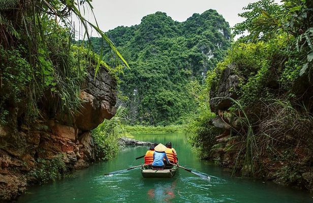 Trang An Grottos & Bai Dinh Pagoda : Fullday Ninh Binh Private Tour